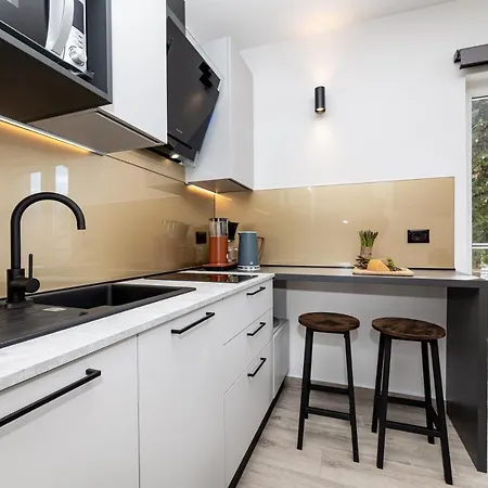 Deluxe Milazzi With Terrace Apartment
